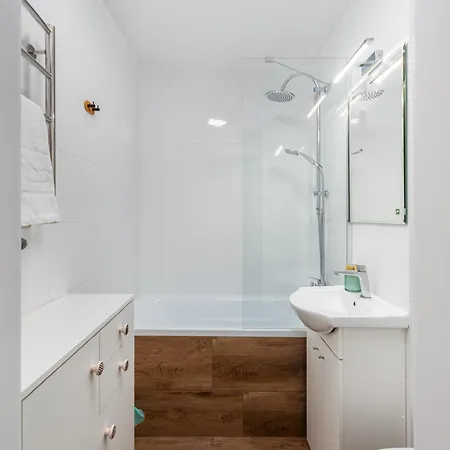 Kochanowskiego 3 By Homeprime Apartment